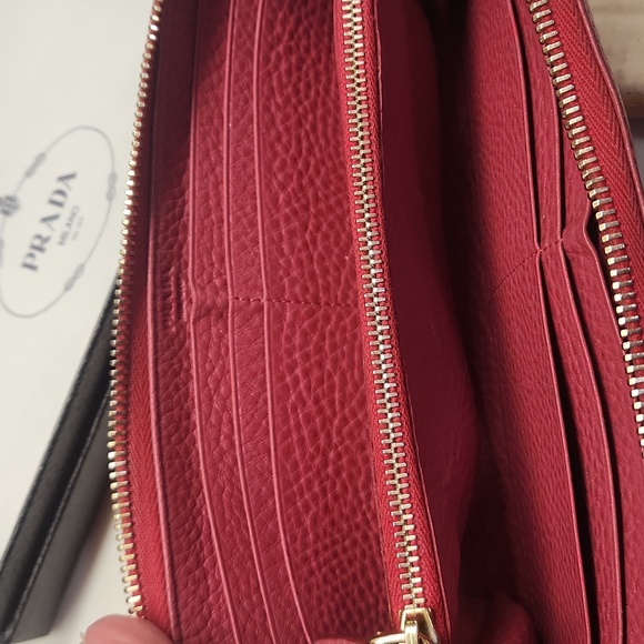 Prada Corner Zip Pebbled Leather Wallet - Picture 7 of 11